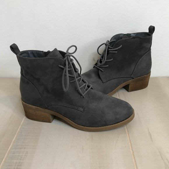 Carlos by Carlos Santana Shoes - Carlos by Carlos Santana Gray Faux Suede Ankle Booties 7.5M Lace Up Wooden Heel